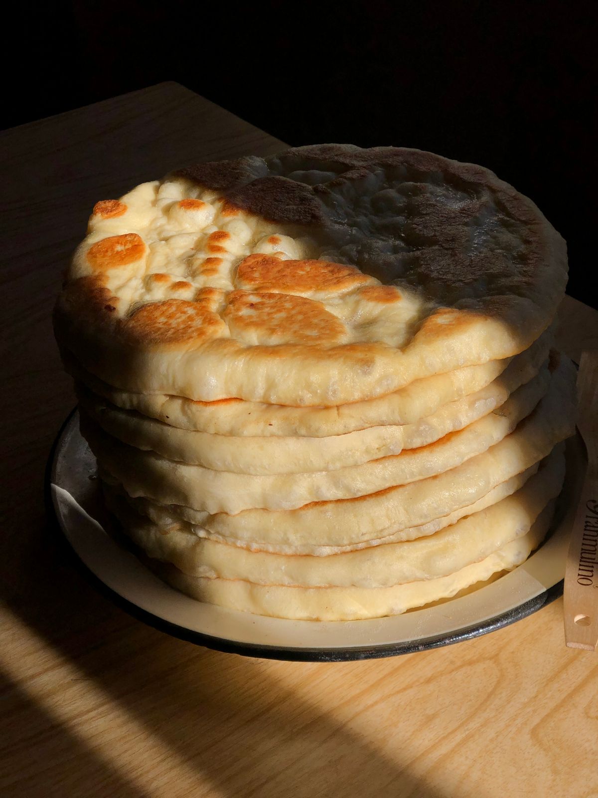 Frisch gebackenes Fladenbrot